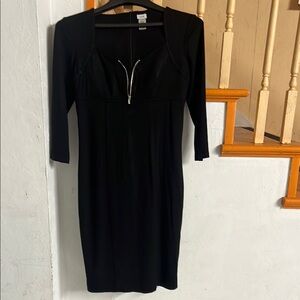 Elegant Black Dress with Zipper Detail